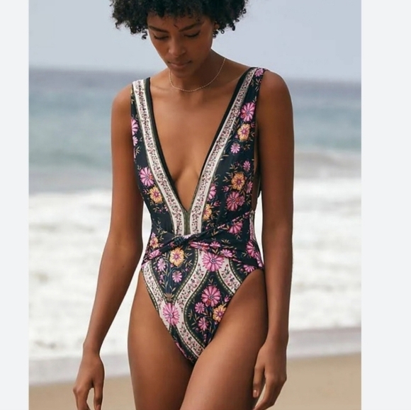 New!Agua Bendita Ellis Aguja Floral One Piece Cheeky Coverage Swimsuit - Picture 1 of 15